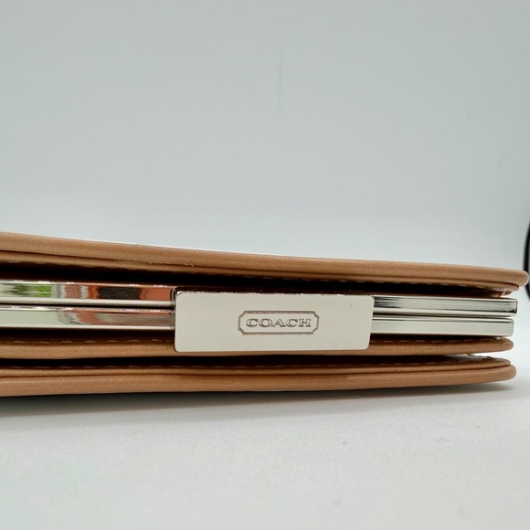 Coach Vintage Framed White and Brown Leather Wallet - Picture 7 of 7